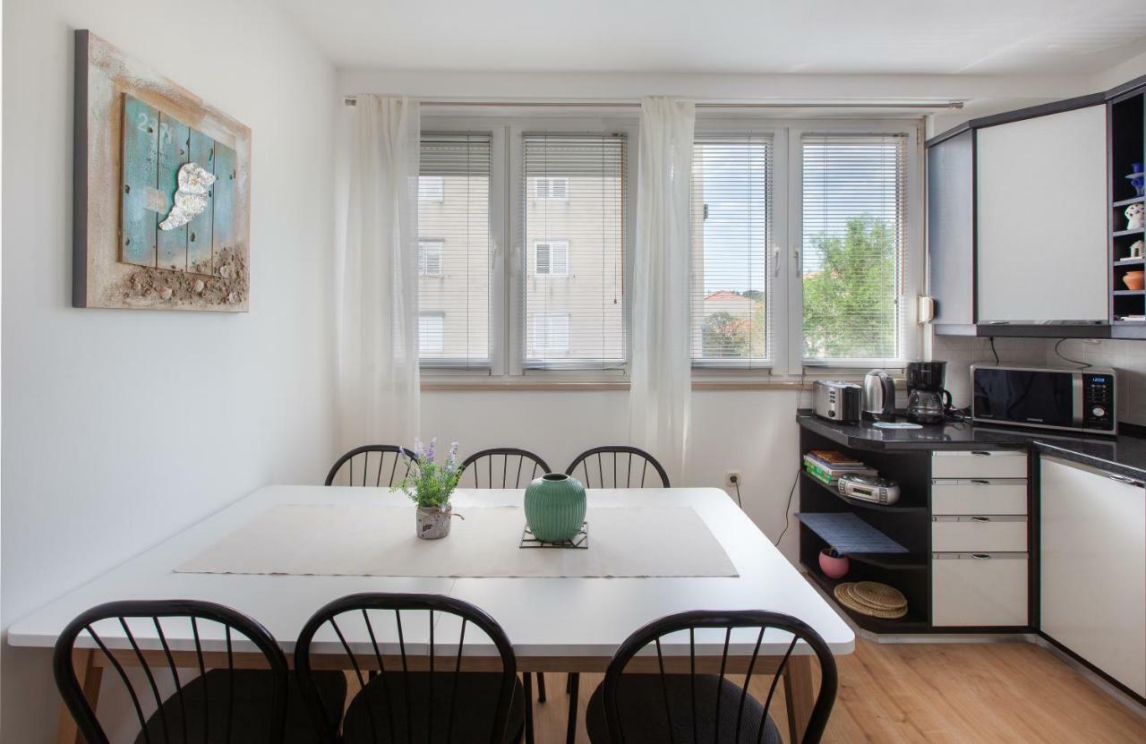 Apartment Gabriella Макарска Экстерьер фото