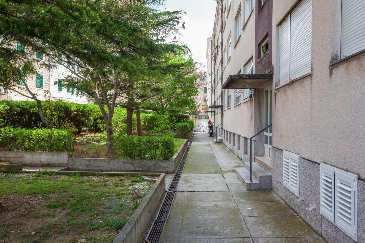 Apartment Gabriella Макарска Экстерьер фото