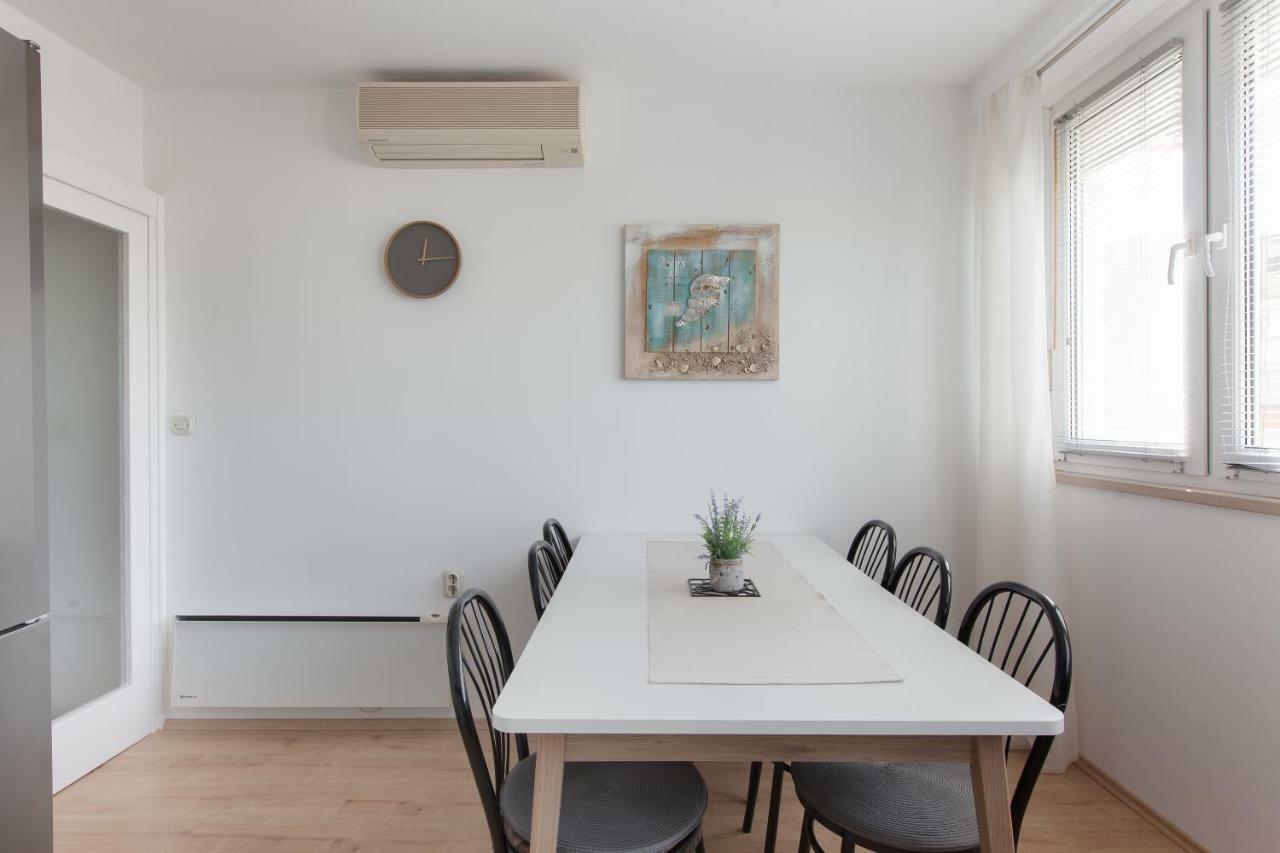 Apartment Gabriella Макарска Экстерьер фото